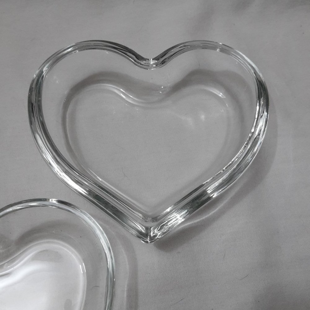 Heart Trinket Dish Clear Glass with Cover - Picture 5 of 7